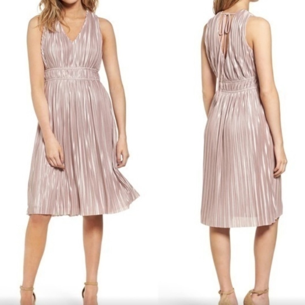 June & Hudson Pink Sleeveless Pleated Dress